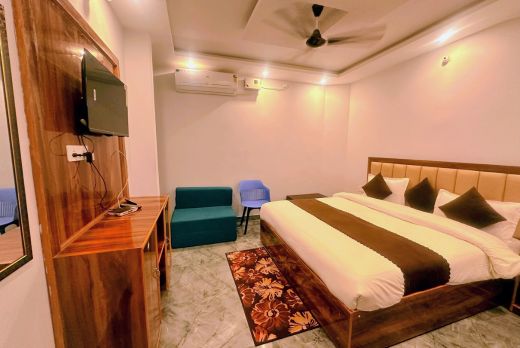 Shivpuri-Hotel-Image