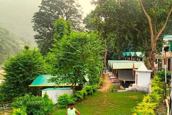 Luxury Tents Near Ganga River