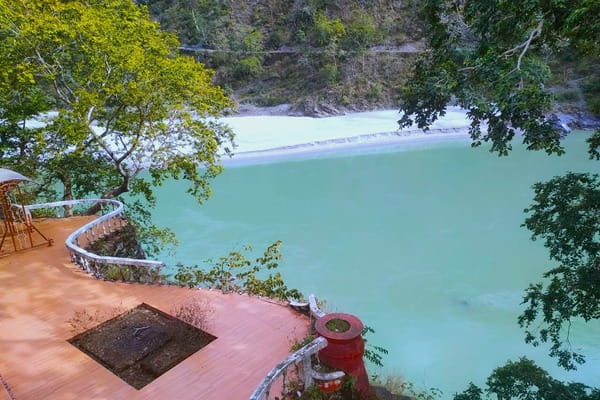 Luxury Tents Near Ganga River